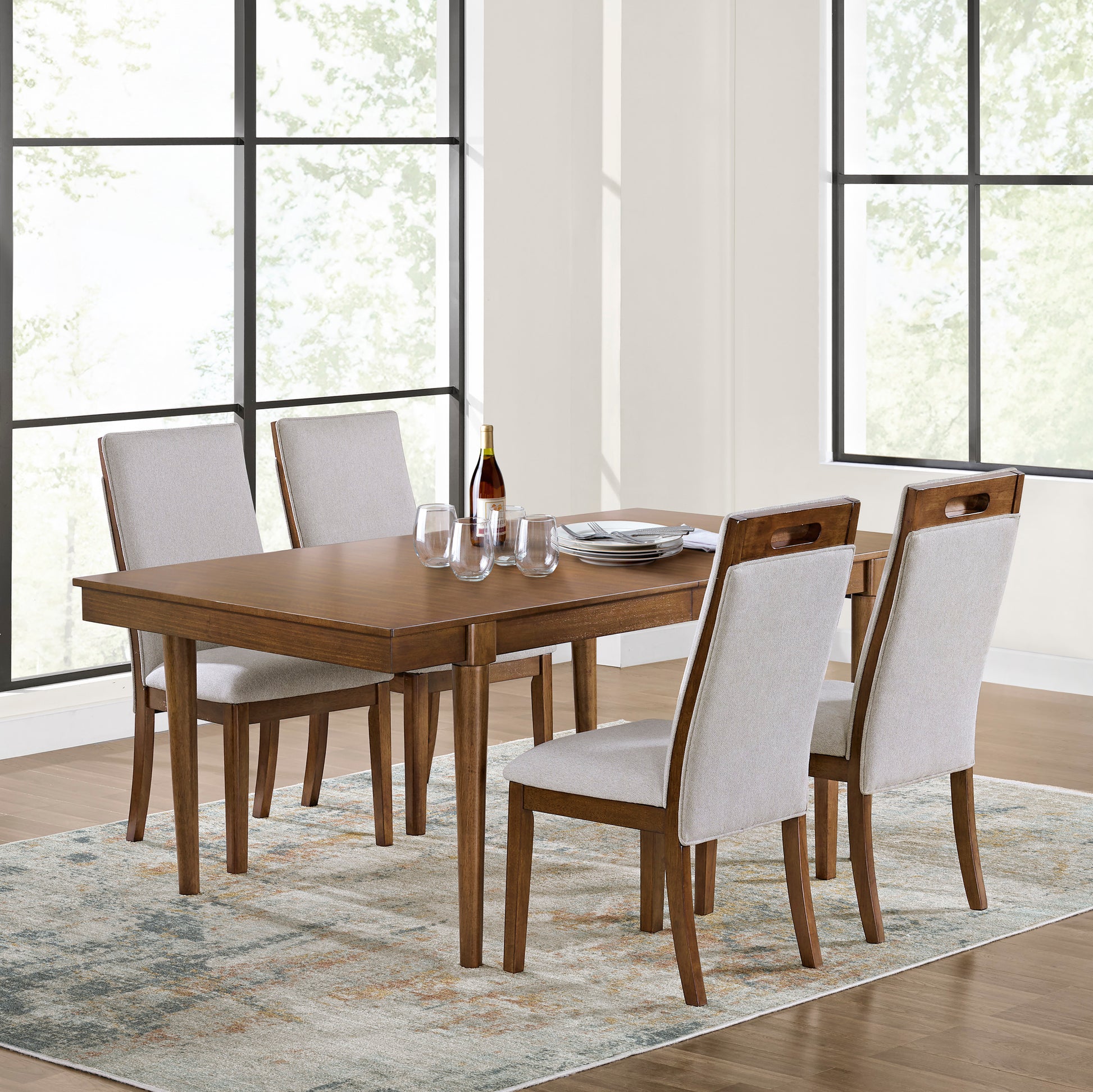 Lyncott Dining Collection
